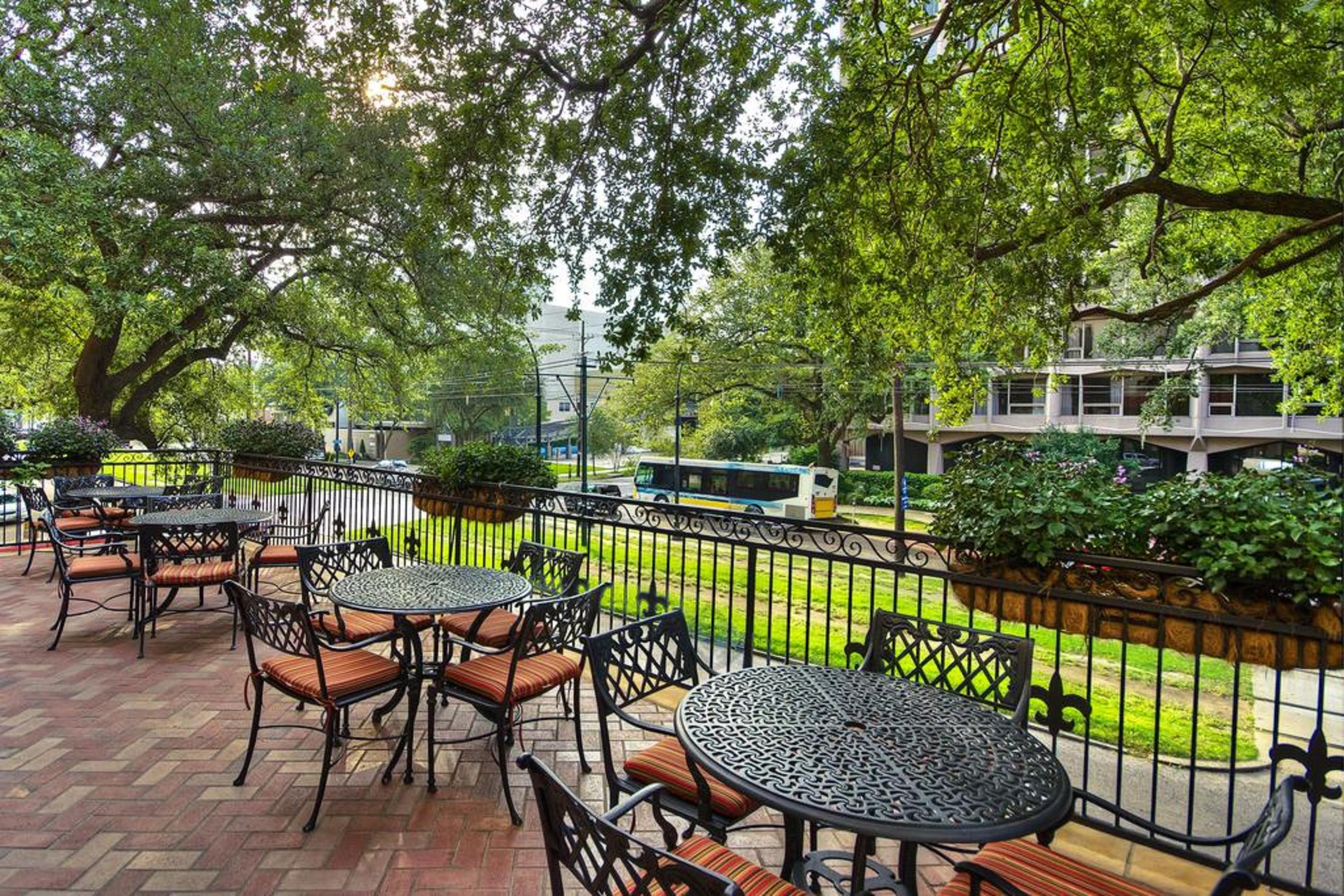 Club Wyndham Avenue Plaza Hotel New Orleans Exterior photo