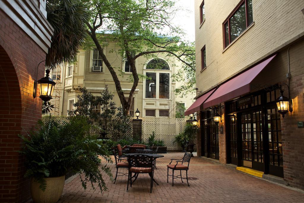 Club Wyndham Avenue Plaza Hotel New Orleans Exterior photo